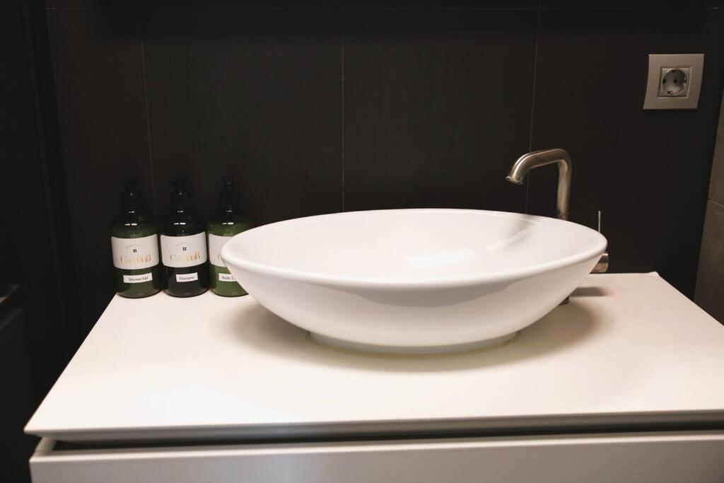 Alzingen Charming Modern 2 Bedroom Apartment מראה חיצוני תמונה